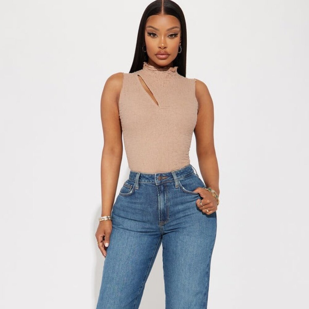 Fashion Nova Kiss And Tell High Rise Straight Leg Jeans Vintage Wash Size 07 NWT